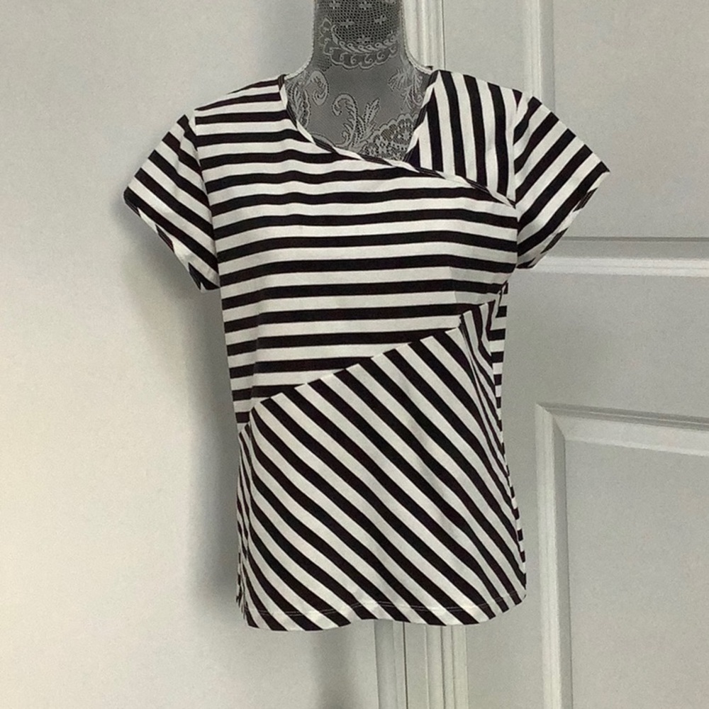 Karen Scott Black and White Asymmetrical Short Sleeve T-Shirt, Size S